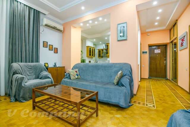 Апартаменты Sadik Akhundovoy Apartment Баку-15